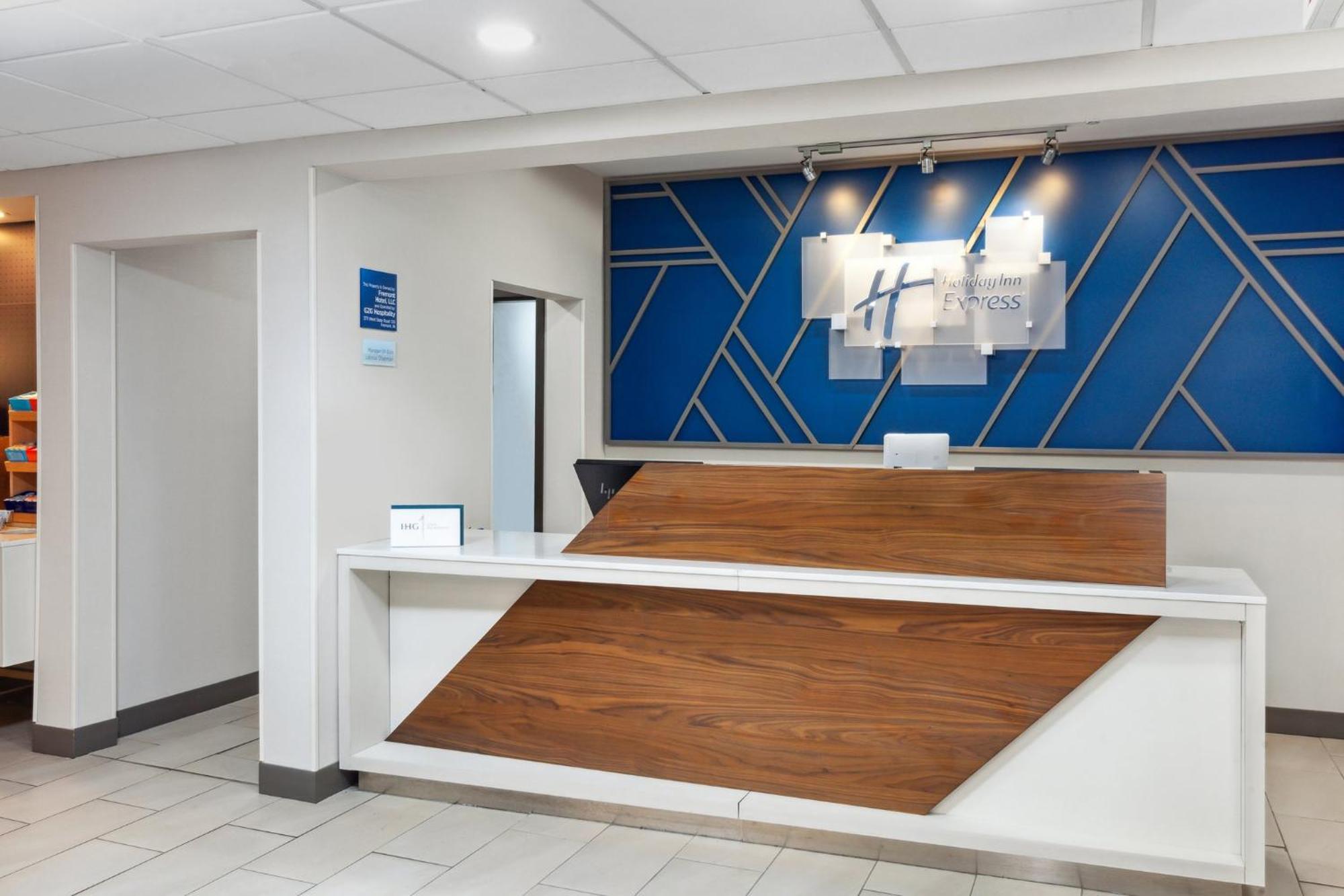 Holiday Inn Express Fremont By Ihg Extérieur photo